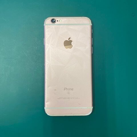 陳小姐 iPhone 摔到無法開機