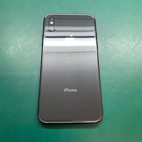 莊先生 iPhone 無法開機