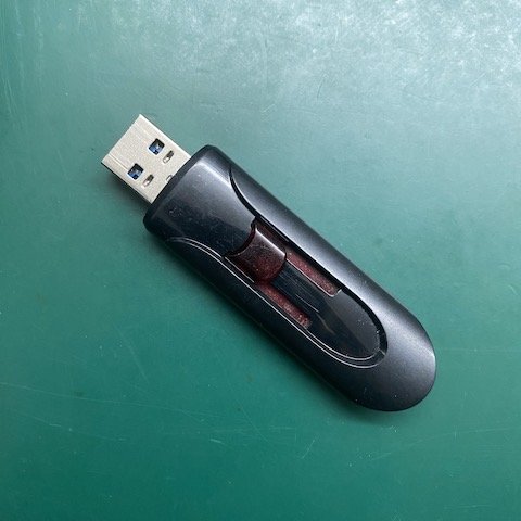 陳小姐 USB隨身碟 誤格式化
